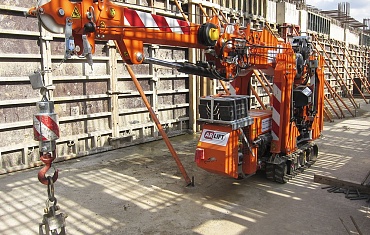 Мини-кран JEKKO на объекте строительства